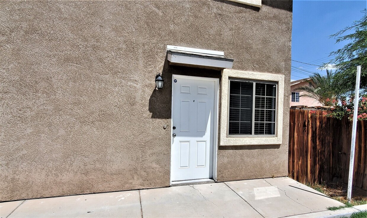 Primary Photo - 701 Fourth St