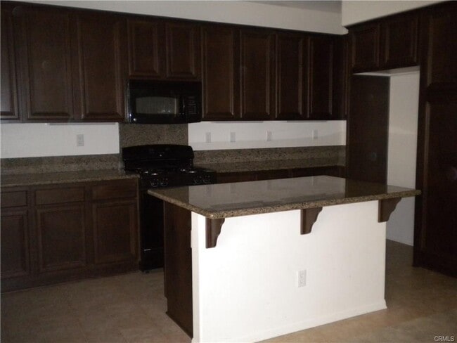 Building Photo - 15940 Moonflower Ave