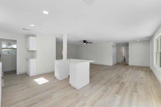 Building Photo - 1021 Flagler Ave