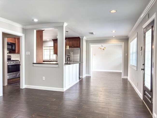 Foto del edificio - 4525 Maple St