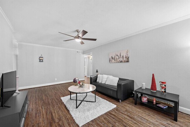 Building Photo - 12633 Memorial Dr