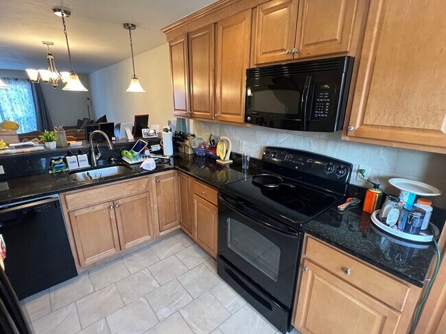 Building Photo - 33 Lenglen Rd