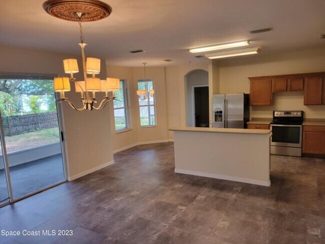 Foto del edificio - Beautiful Spacious Home