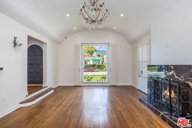 Building Photo - 152 S Wetherly Dr
