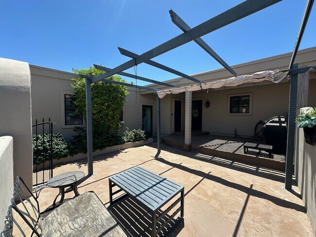 Building Photo - 12230 N Desert Sage Dr