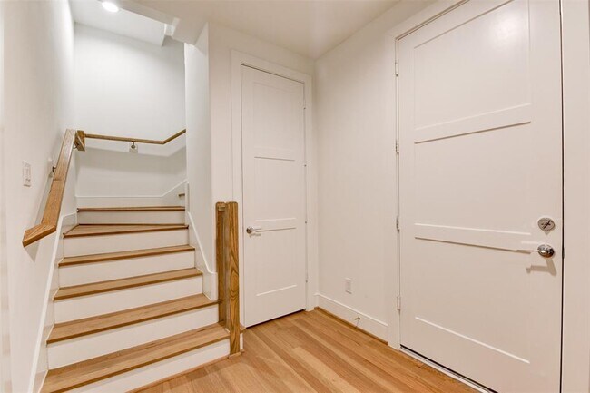 Foto del edificio - 2412 Canal St