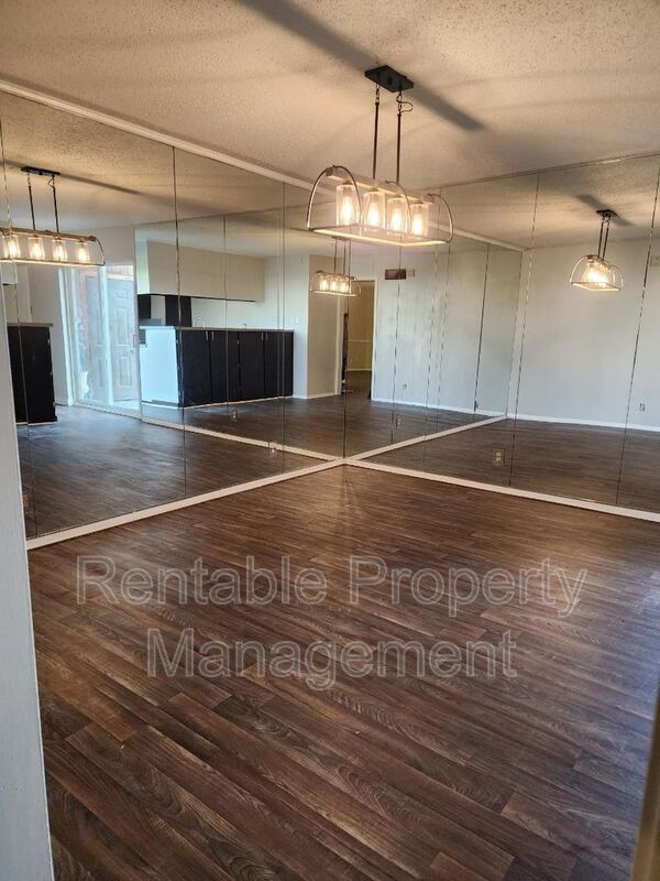 Foto del edificio - 6238 Wheaton Dr