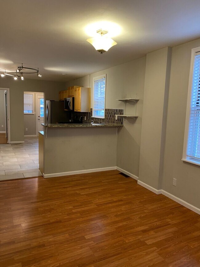 Building Photo - Wonderful home across from beautiful Park!...