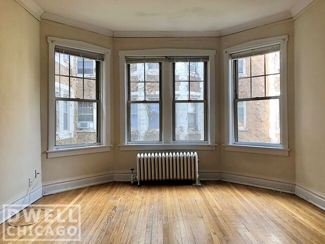 Building Photo - 1037 W North Shore Ave
