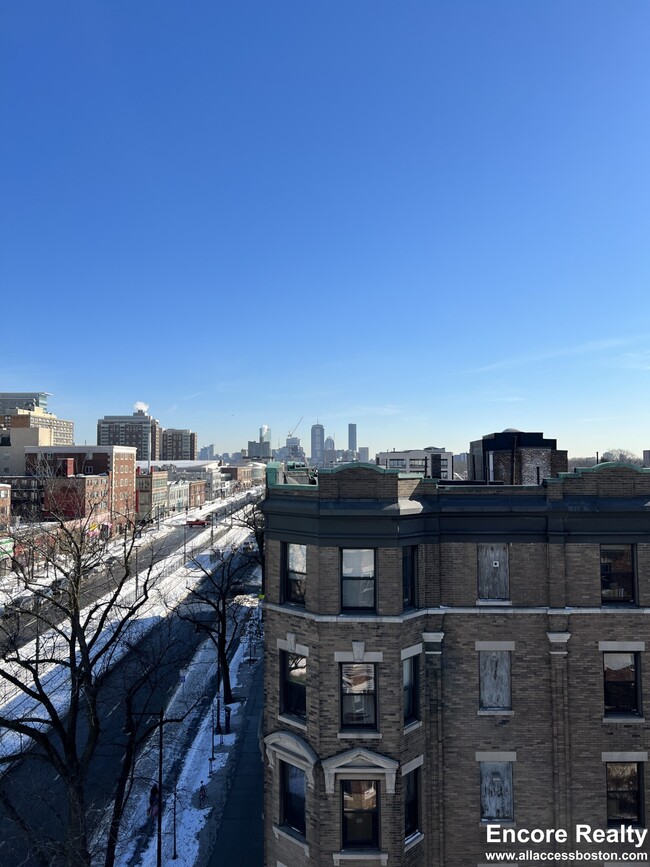 Foto del edificio - 1082 Commonwealth Ave