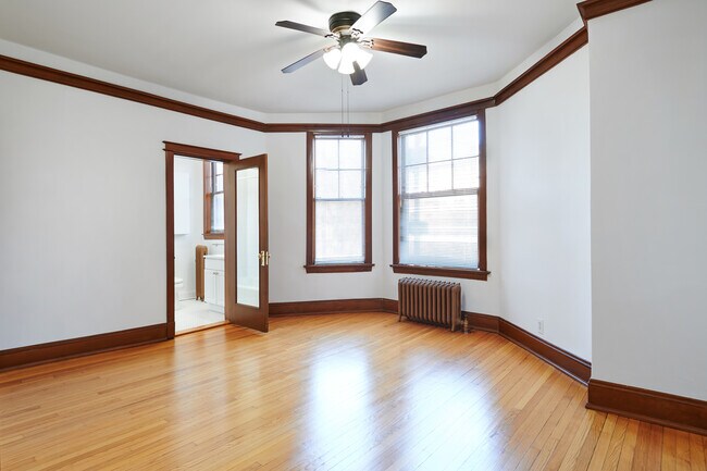 Large Bedroom, Custom Built Closets - 1065 W Hollywood Ave