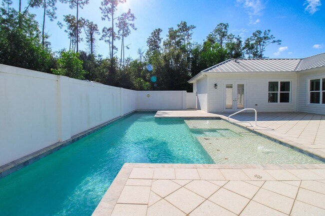 Foto del edificio - ***ANNUAL UNFURNISHED RENTAL***3 BEDS/2 BATHS**PRIVATE BACKYARD ON 4.65 ACRES***