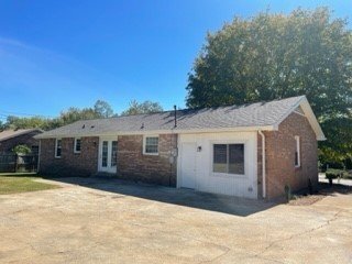 Building Photo - 215 Kirby Dr