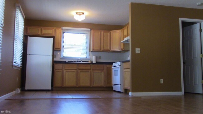 Foto del edificio - 2 br, 1 bath Duplex - 17384 Lane Ave