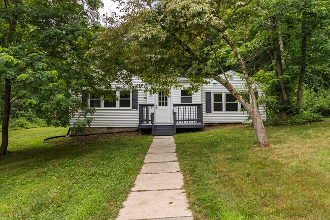 Building Photo - 518 Merrow Rd