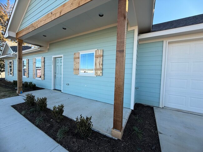 Foto del edificio - 207 Railroad Ave