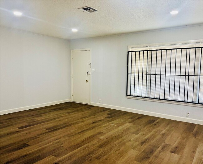 Foto del edificio - 7328 Bauman Rd