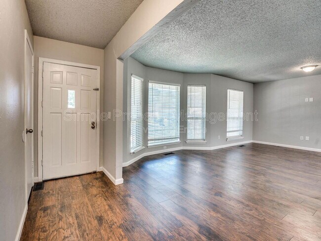 Foto del edificio - 9718 Warriner Cir
