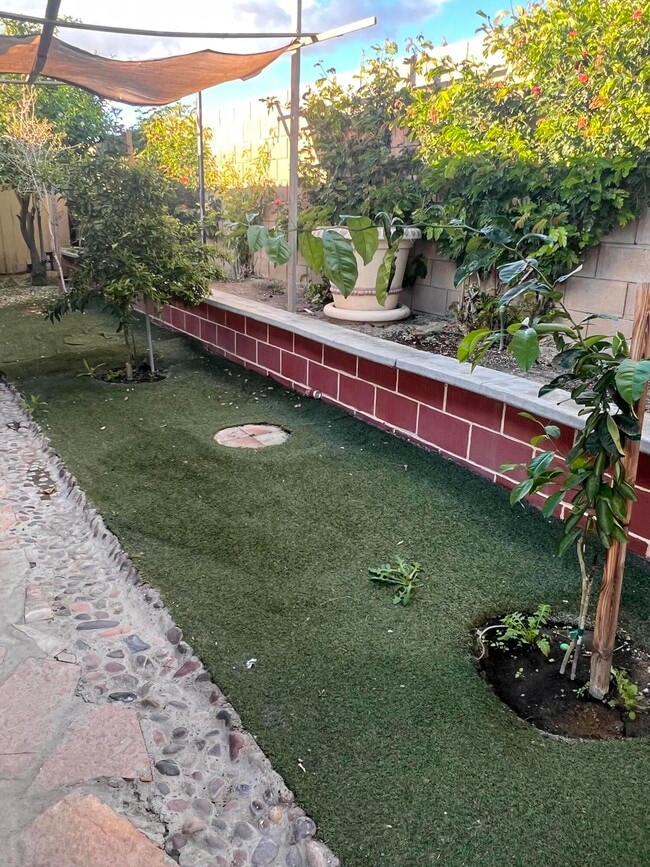 Building Photo - 83144 Albion Dr