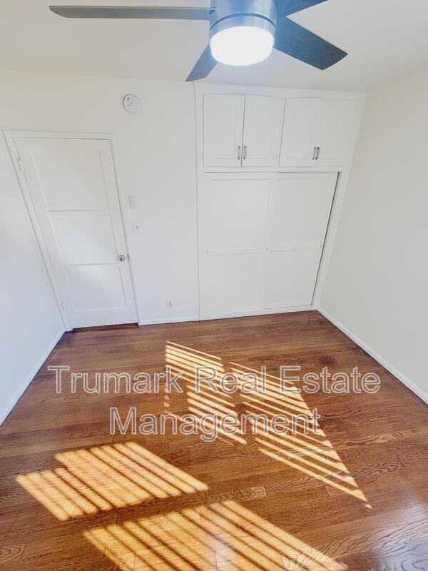 Foto del edificio - 2327.75 Merton Ave