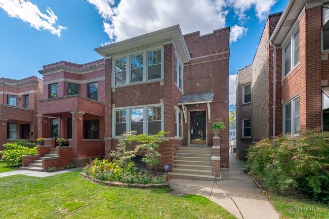 Building Photo - 4228 N Bell Ave