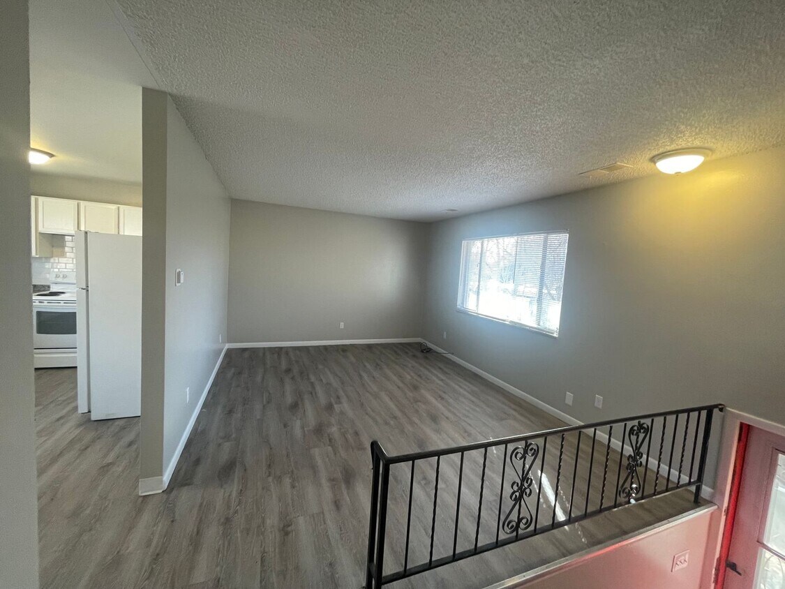 Primary Photo - Amazing 2 Bedroom 1 Bathroom! Centrally Lo...