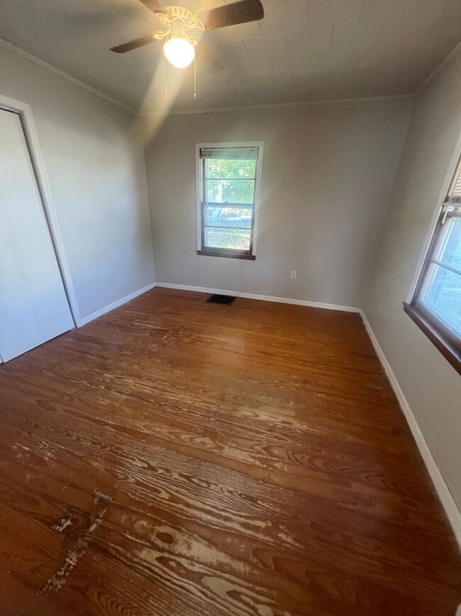 Building Photo - Athens - 2 Bedroom 1 Bath