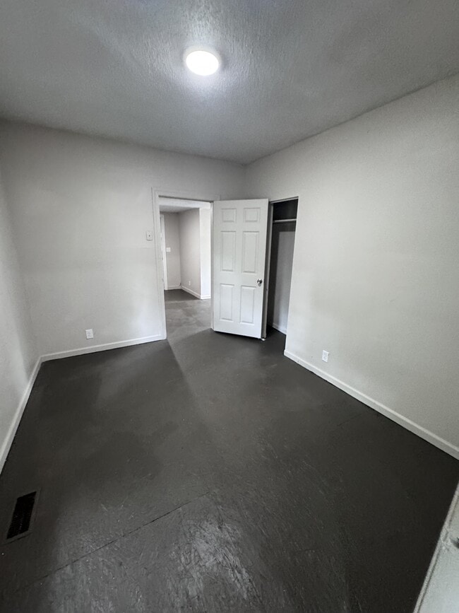 Building Photo - 632 Taggart Ave