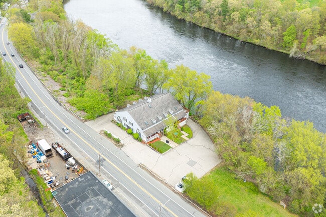 Contextual - Riverfront Townhouses