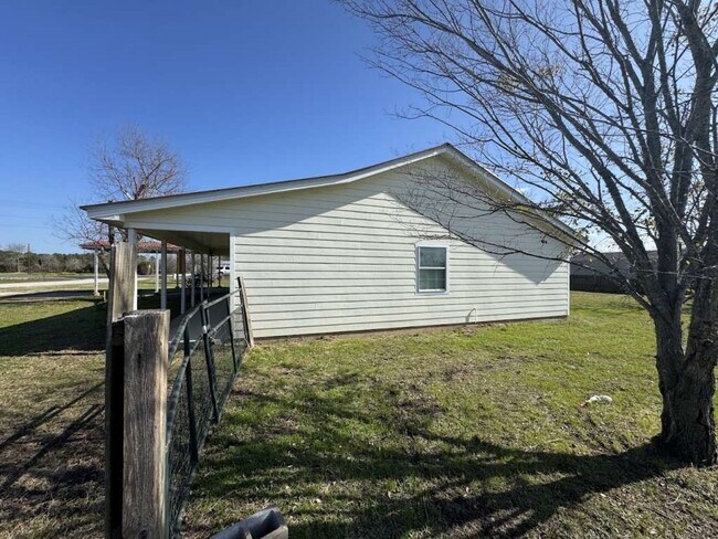 Building Photo - 3 John Kay Rd