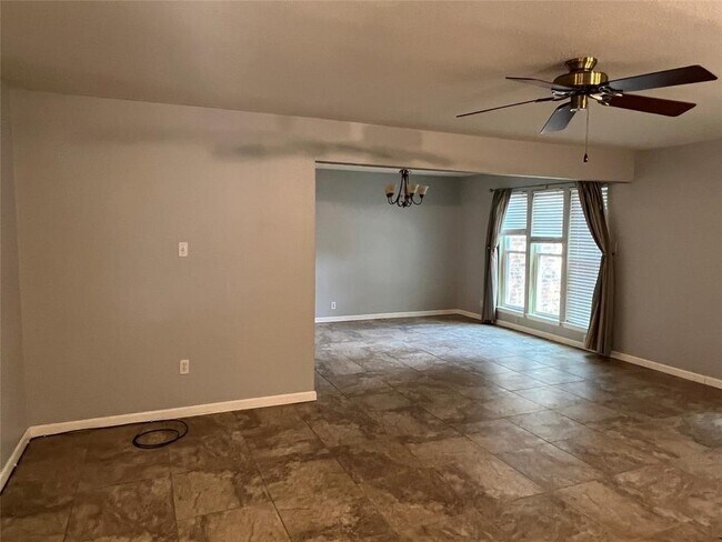 Building Photo - 7002 Danwood Dr