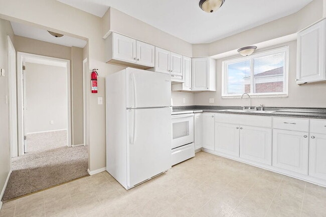 Building Photo - 1006 6th St