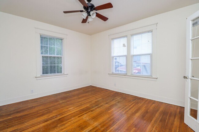 Building Photo - 1106 Hamilton Way