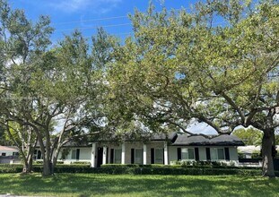 Building Photo - 16420 SW 80th Ave