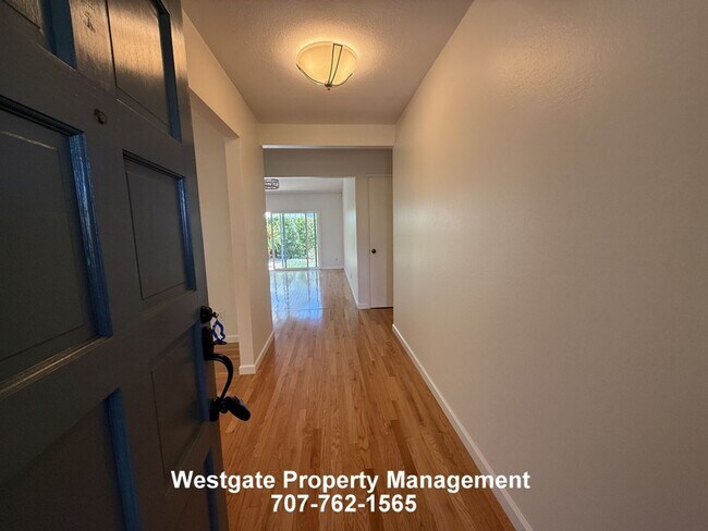 Foto del edificio - 400 Smith Ct