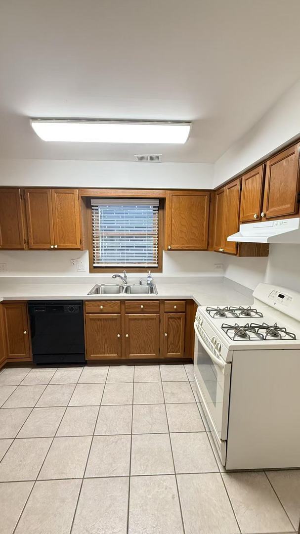 Building Photo - 455 W 37th St