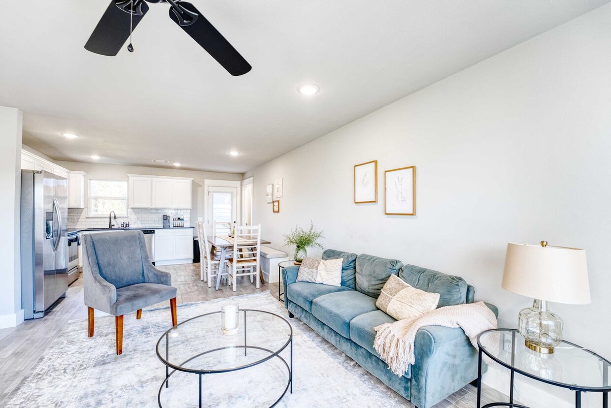 Foto principal - 214 NW L St