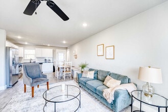 Building Photo - 214 NW L St