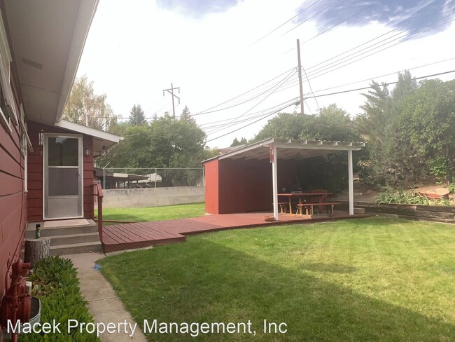 Building Photo - 3 br, 2 bath House - 153 Riverview Dr E