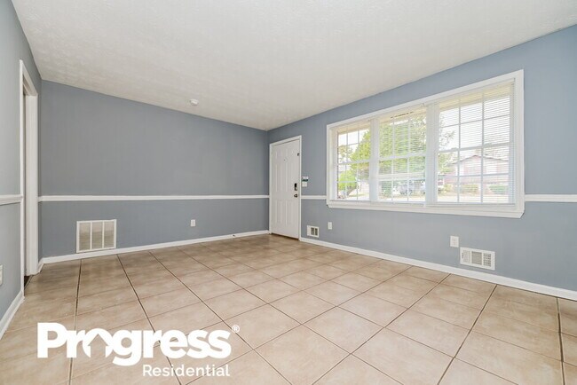 Building Photo - 582 Wexwood Dr