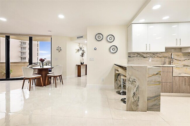 Foto del edificio - 2800 N Ocean Dr