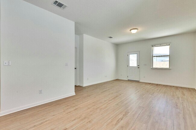 Foto del edificio - 6901 Smarty Jones Ln