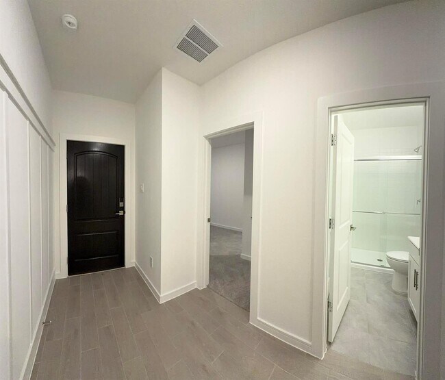 Foto del edificio - 4715 Bay Vista Dr