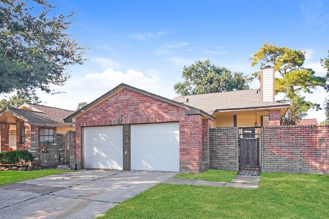 Building Photo - 3430 Vandyke Dr