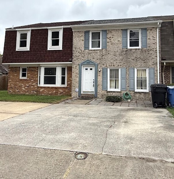 Building Photo - 691 Biltmore Dr