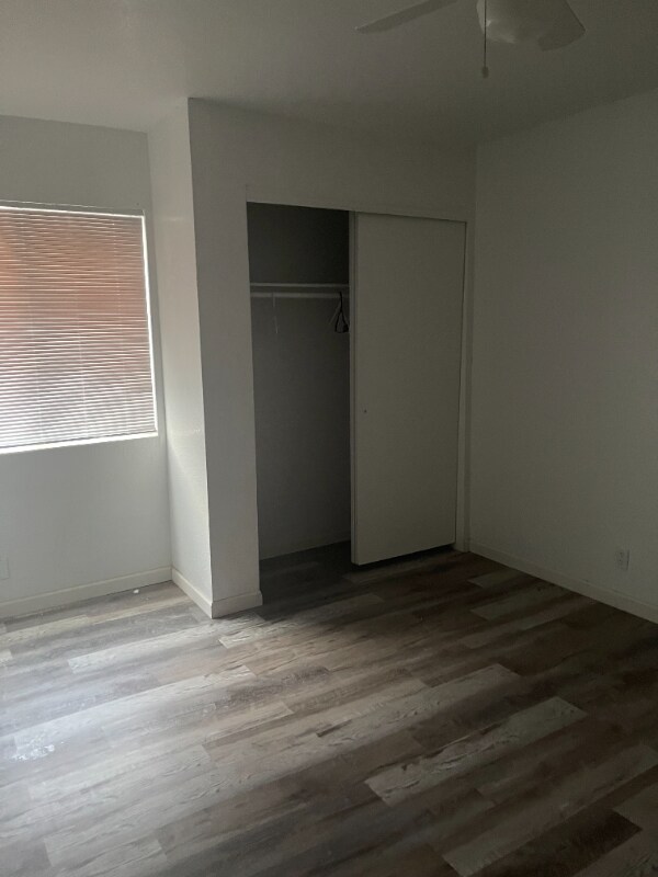 Foto del edificio - 220 W 9th St