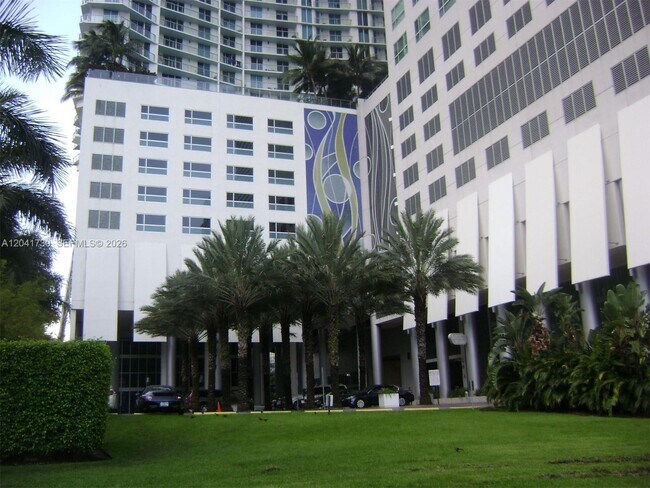 Foto del edificio - 185 SW 7th St