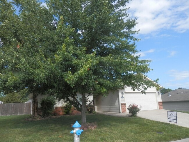 Building Photo - Nice 3 Bed 2 Bath House!