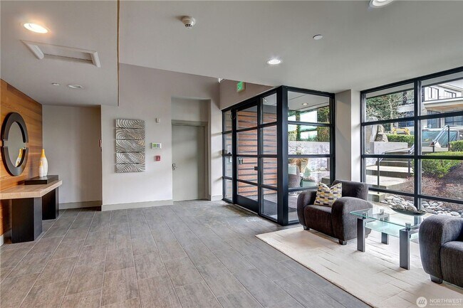Building Photo - 2Bd/2Ba Kirkland Condo
