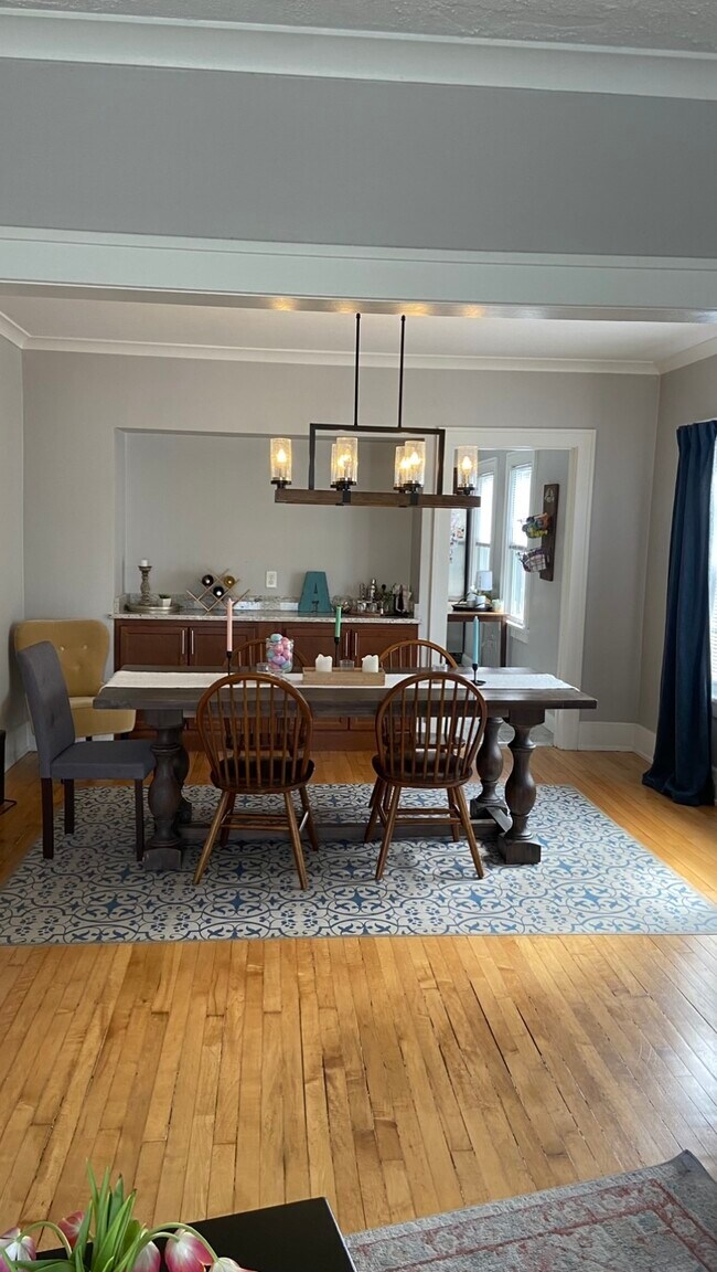 Dining Room - 4514 N Bartlett Ave